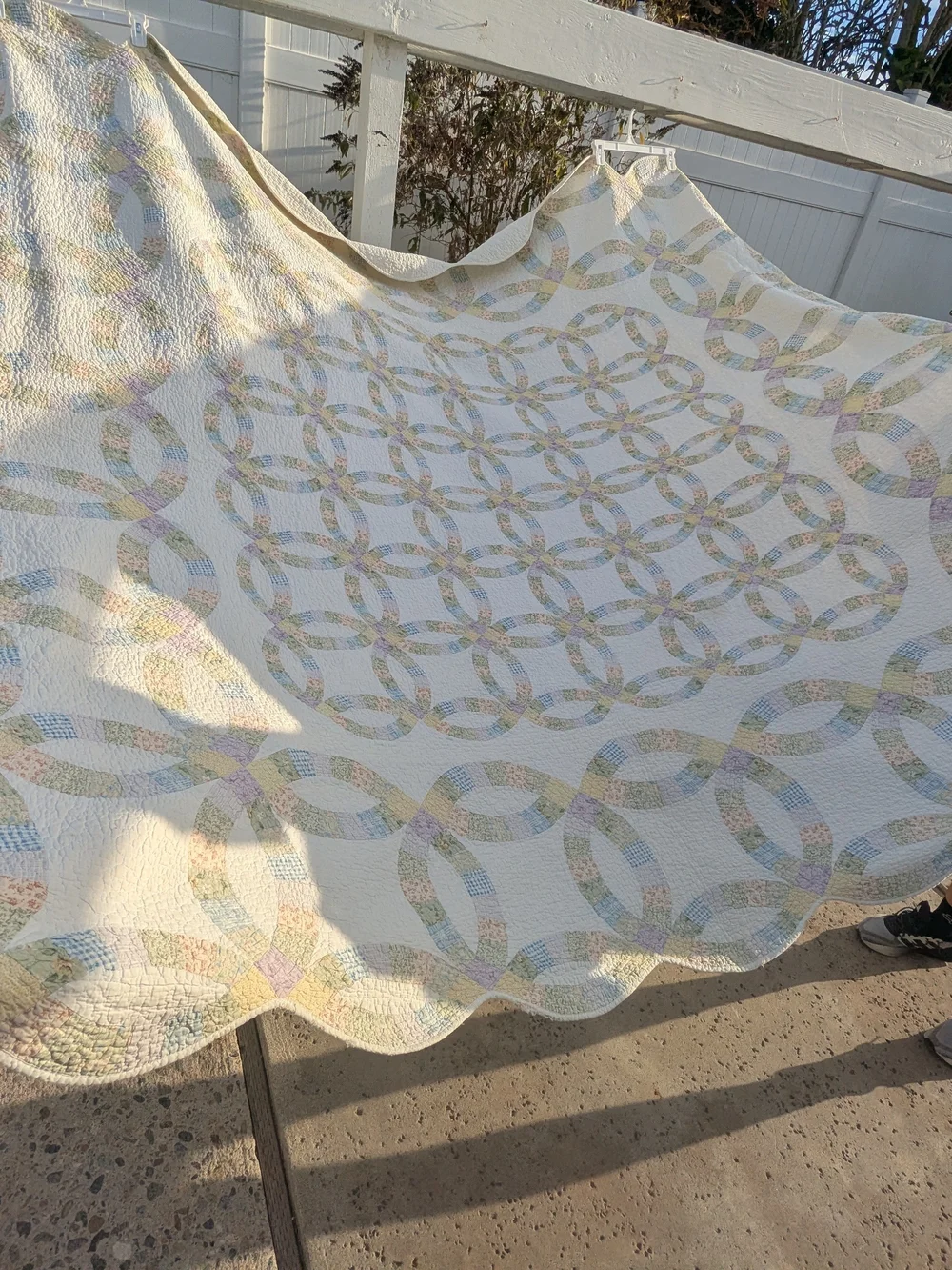 Vintage Double Wedding Ring Patchwork Quilt - Pastel Multi
